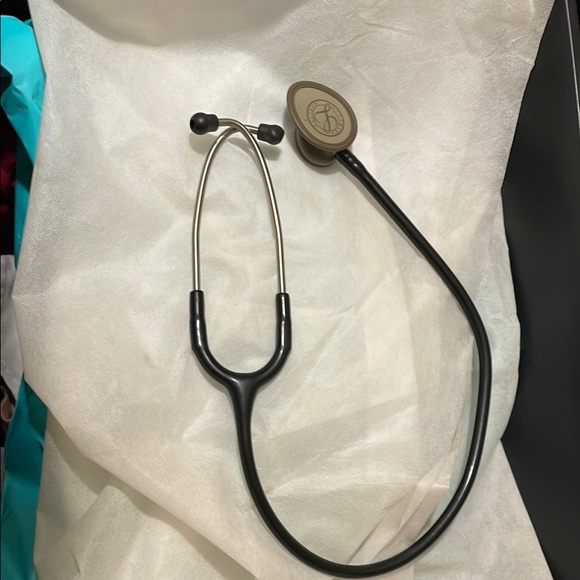 Littmann Black Stethoscope - Picture 1 of 5